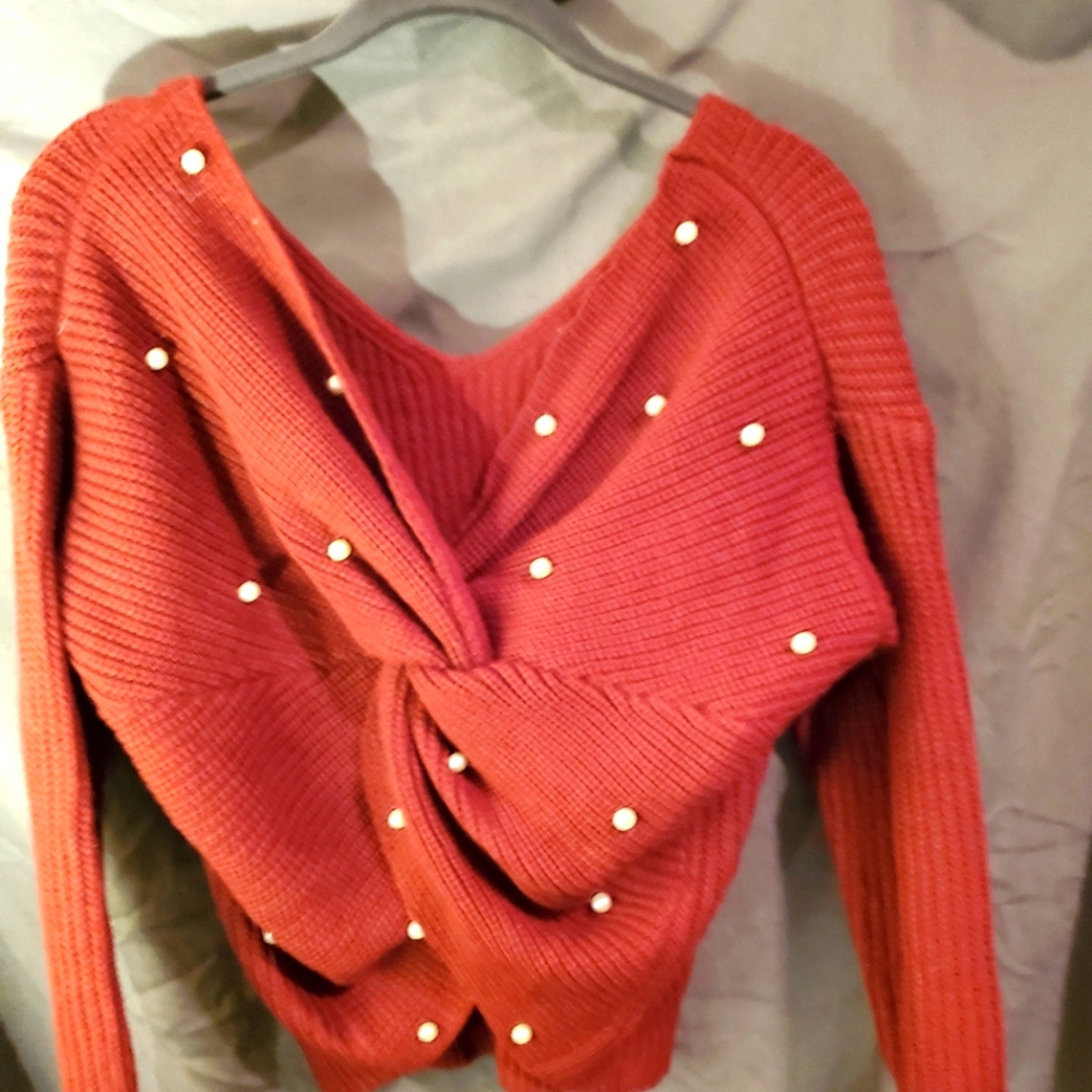 pearl twsit sweater